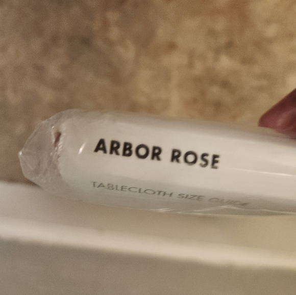 Vintage 1980s 1990s Round Floral Tablecloth NOS - Picture 5 of 8